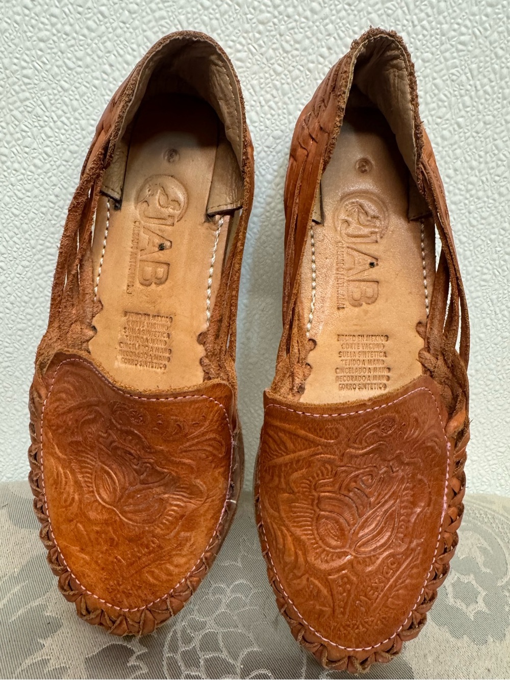 Handcrafted Women’s Leather Huarache Sandals — Tan Sz 6 USA (E-22)